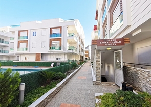 بنتهاوس واسع 4 + 1 مع أثاث في كونيالتي أنطاليا