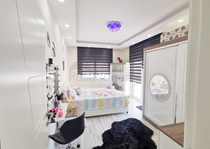 بنتهاوس واسع 4 + 1 مع أثاث في كونيالتي أنطاليا