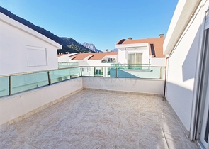 بنتهاوس واسع 4 + 1 مع أثاث في كونيالتي أنطاليا