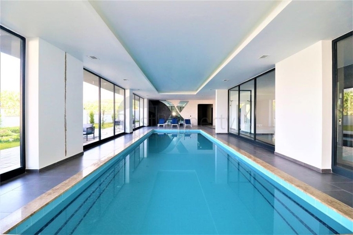 مجمع حديث يضم كافة الخدمات - شقة غرفة وصالة - في مهوتلار / الانيا 