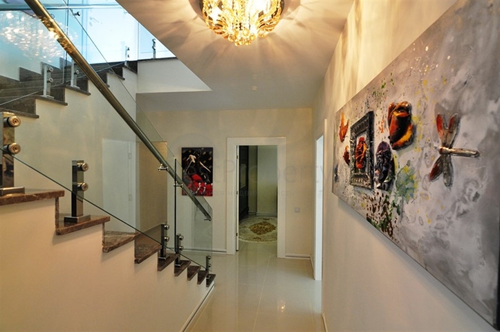 اطلالة بحر- فيلا مع مسبح خاص وساونا - أثاث فاخر -  كارجي جاك / الانيا 