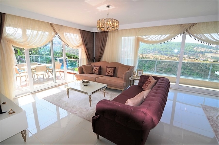 اطلالة بحر- فيلا مع مسبح خاص وساونا - أثاث فاخر -  كارجي جاك / الانيا 