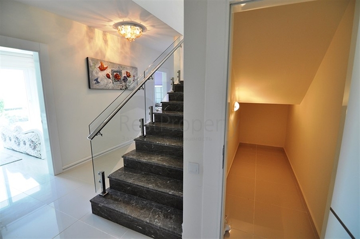 اطلالة بحر- فيلا مع مسبح خاص وساونا - أثاث فاخر -  كارجي جاك / الانيا 