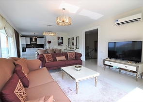 اطلالة بحر- فيلا مع مسبح خاص وساونا - أثاث فاخر -  كارجي جاك / الانيا 