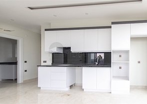 اطلالة بحر مباشرة - شقة غرفتين وصالة - ضمن مجمع 5 نجوم - مهموتلار / الانيا 