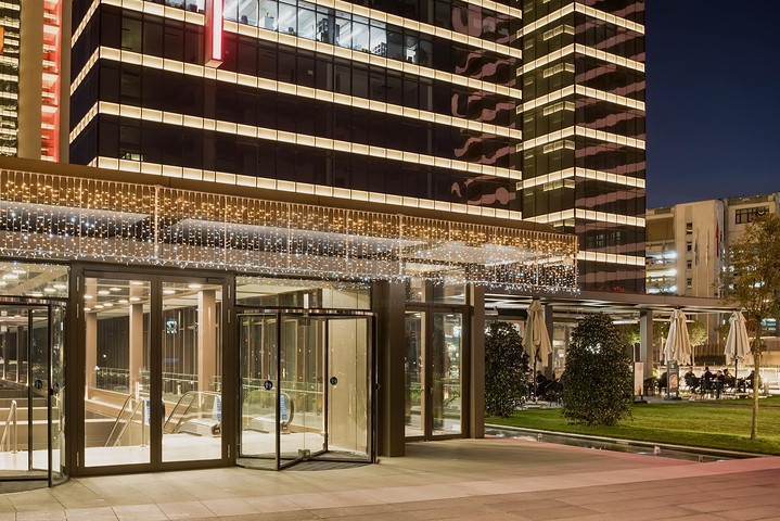 ضمن افخم مجمعات اسطنبول - منطقة شيشلي المركزية - شقق وبنتهاوس بتصاميم متنوعة .