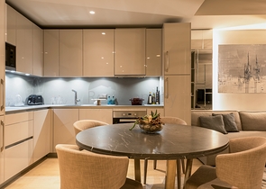 ضمن افخم مجمعات اسطنبول - منطقة شيشلي المركزية - شقق وبنتهاوس بتصاميم متنوعة .