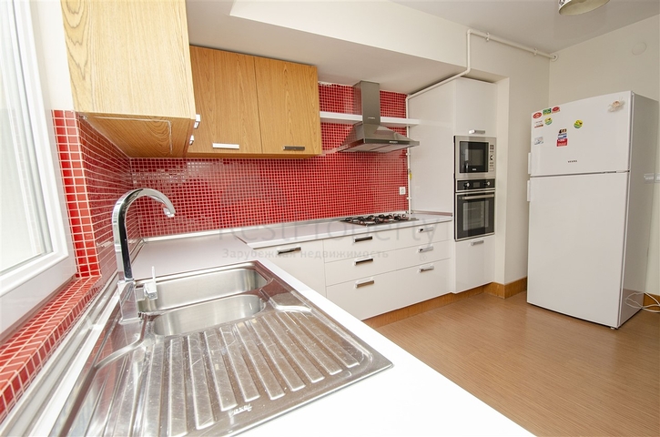 شقة واسعة 3 + 1 مع الأثاث في هورما كونيالتي