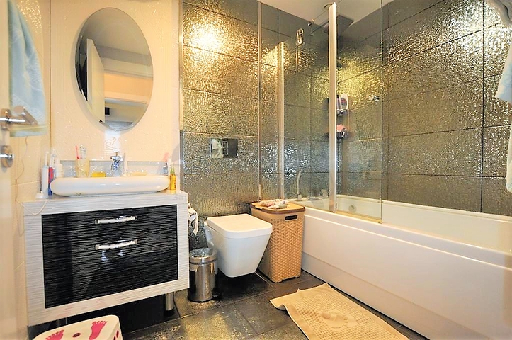 للراغبين بمنزل للعطلات - شقة غرفتين وصالة - ضمن مجمع 5نجوم -في الانيا 