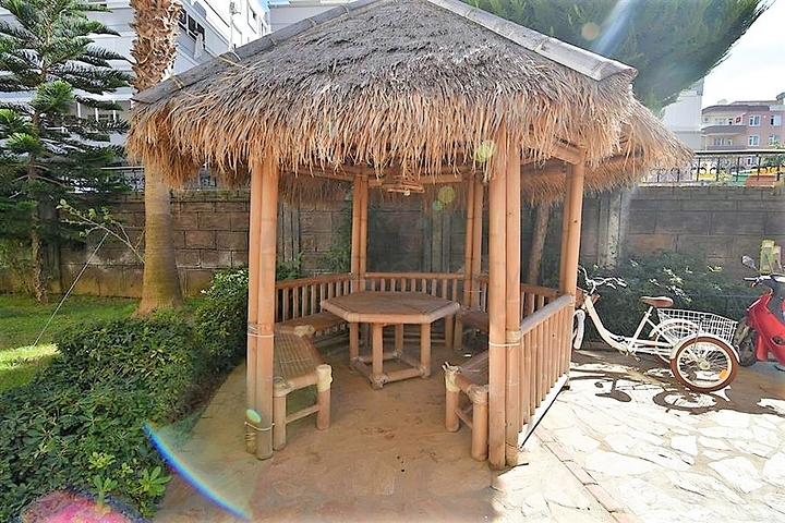 قريبة من البحر -شقة مفروشة - غرفتين وصالة -ضمن مجمع سكني -مهموتلار / الانيا 