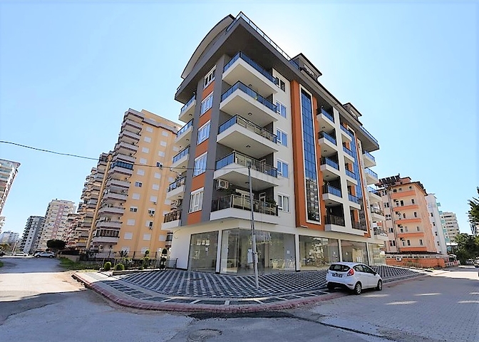 شقق ودوبلكس ضمن مجمع سكني حديث في الانيا / مهموتلار 