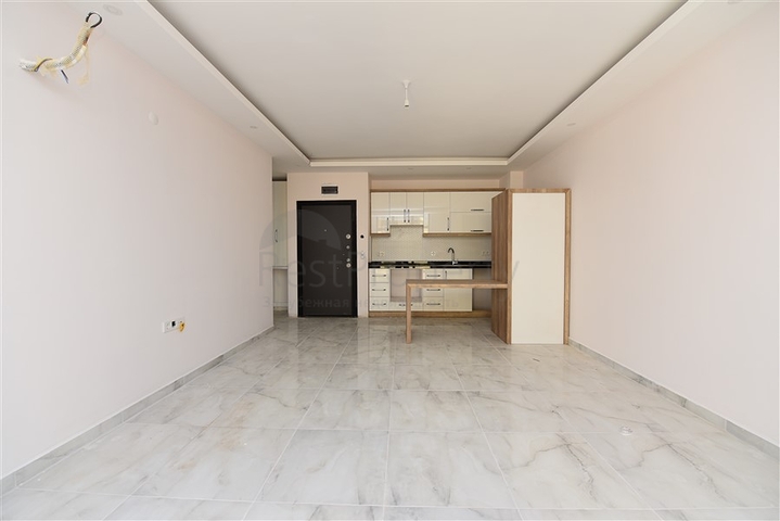 شقق ودوبلكس ضمن مجمع سكني حديث في الانيا / مهموتلار 