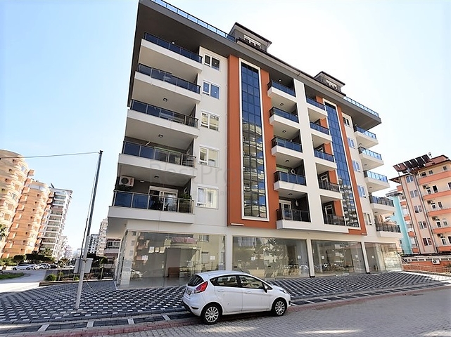 شقق ودوبلكس ضمن مجمع سكني حديث في الانيا / مهموتلار 