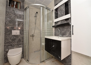 شقق ودوبلكس ضمن مجمع سكني حديث في الانيا / مهموتلار 