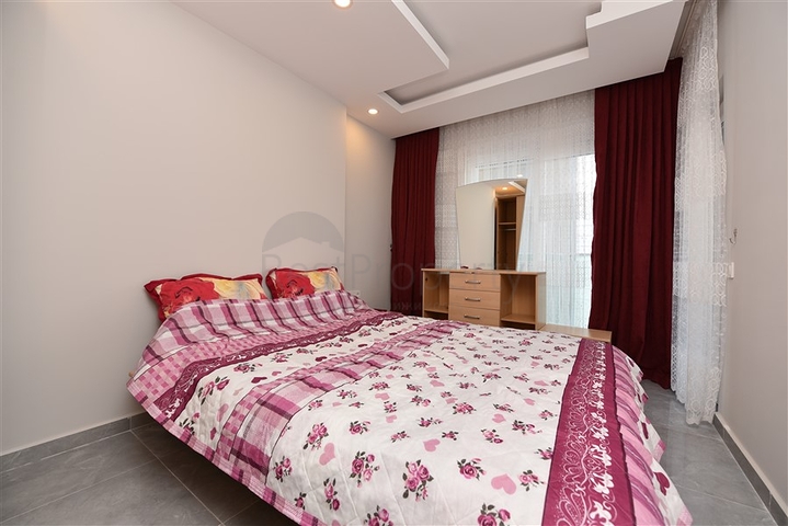 شقق غرفة وصالة مفروشة - ضمن مجمع حديث في الانيا / مهموتلار 