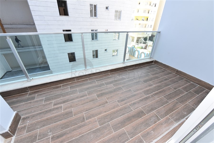 شقق غرفة وصالة مفروشة - ضمن مجمع حديث في الانيا / مهموتلار 