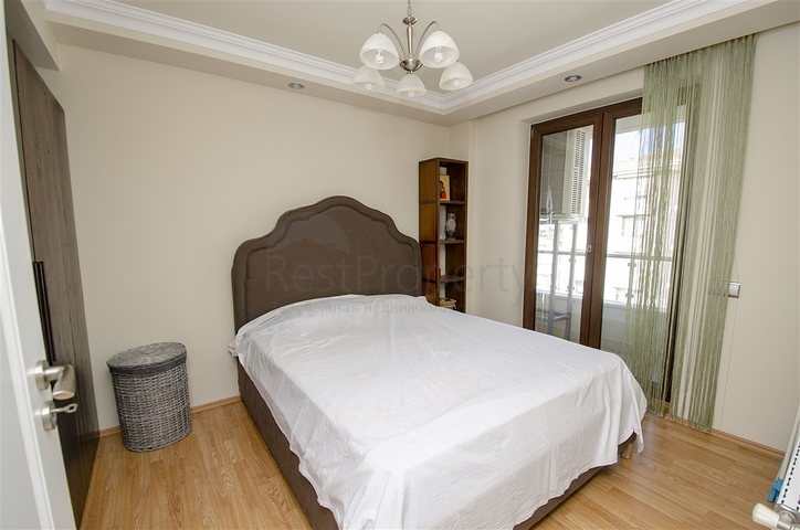 شقة 2 + 1 مع مطبخ منفصل على الصف الأول من الشاطئ في أنطاليا