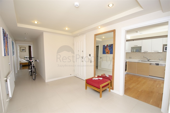 شقة 2 + 1 مع مطبخ منفصل على الصف الأول من الشاطئ في أنطاليا