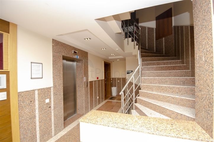 شقة 2 + 1 مع مطبخ منفصل على الصف الأول من الشاطئ في أنطاليا