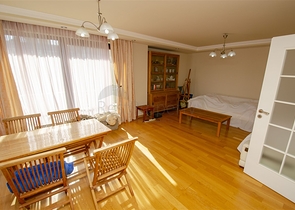 شقة 2 + 1 مع مطبخ منفصل على الصف الأول من الشاطئ في أنطاليا