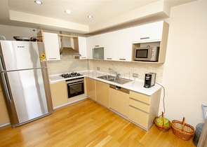 شقة 2 + 1 مع مطبخ منفصل على الصف الأول من الشاطئ في أنطاليا