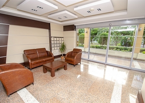 شقة 2 + 1 مع مطبخ منفصل على الصف الأول من الشاطئ في أنطاليا