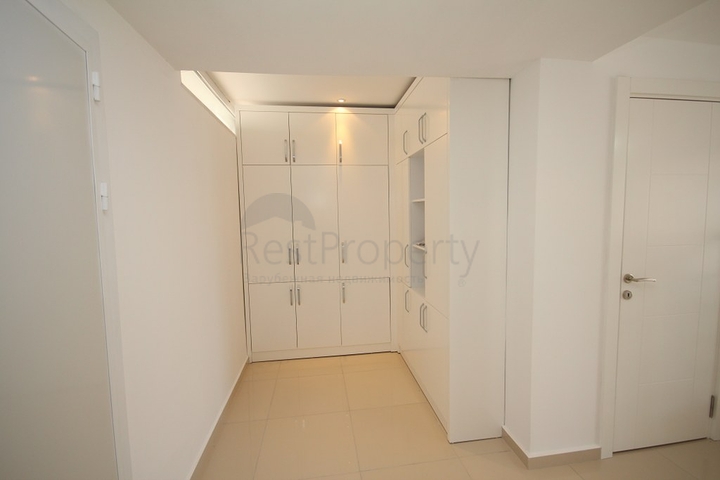 فيلا مستقلة مع ارض 1000 متر - اطلالة بحر - في اوبا / الانيا 