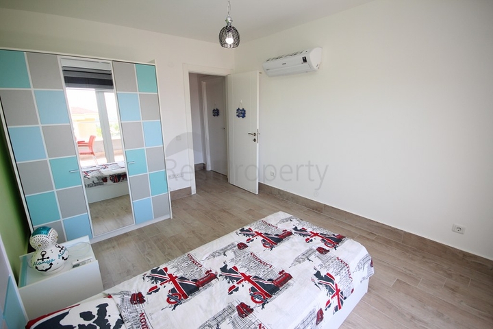 فيلا مستقلة مع ارض 1000 متر - اطلالة بحر - في اوبا / الانيا 