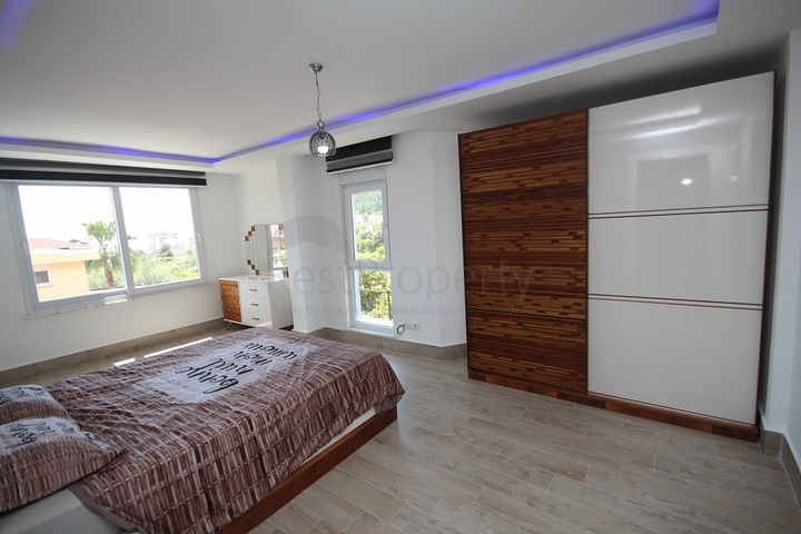 فيلا مستقلة مع ارض 1000 متر - اطلالة بحر - في اوبا / الانيا 