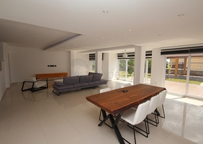 فيلا مستقلة مع ارض 1000 متر - اطلالة بحر - في اوبا / الانيا 