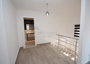 فيلا مستقلة مع ارض 1000 متر - اطلالة بحر - في اوبا / الانيا 