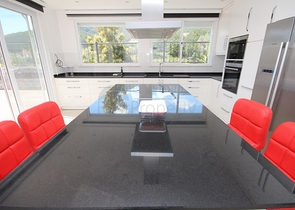 فيلا مستقلة مع ارض 1000 متر - اطلالة بحر - في اوبا / الانيا 