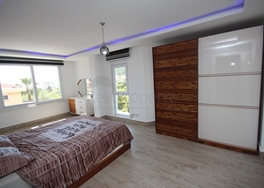 فيلا مستقلة مع ارض 1000 متر - اطلالة بحر - في اوبا / الانيا 