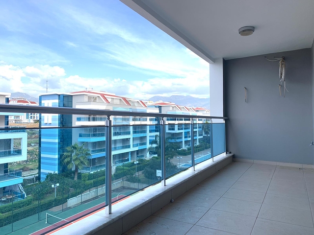 مجمع سكني 5 نجوم - قريب من البحر -شقة غرفة وصالة - في كاستل / الانيا 