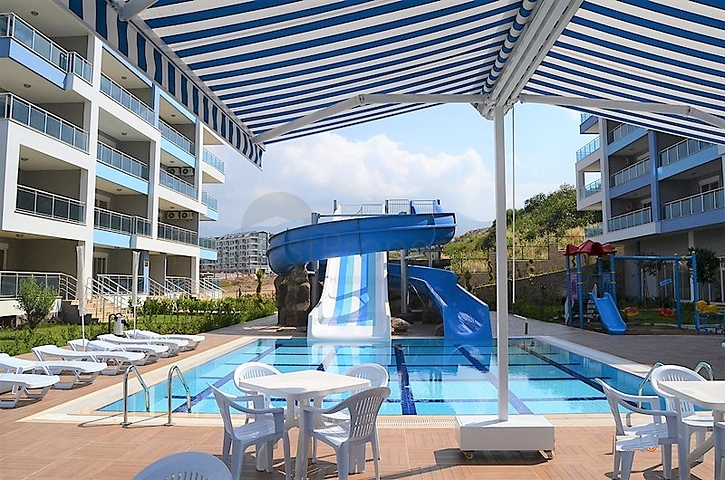 مجمع سكني 5 نجوم - قريب من البحر -شقة غرفة وصالة - في كاستل / الانيا 