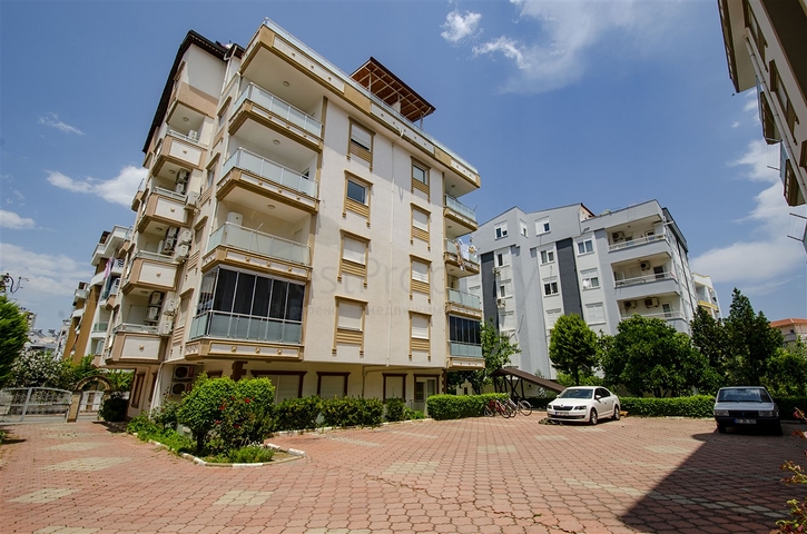 شقة 1 + 1 في منطقة ليمان كونيالتي 800 م على البحر