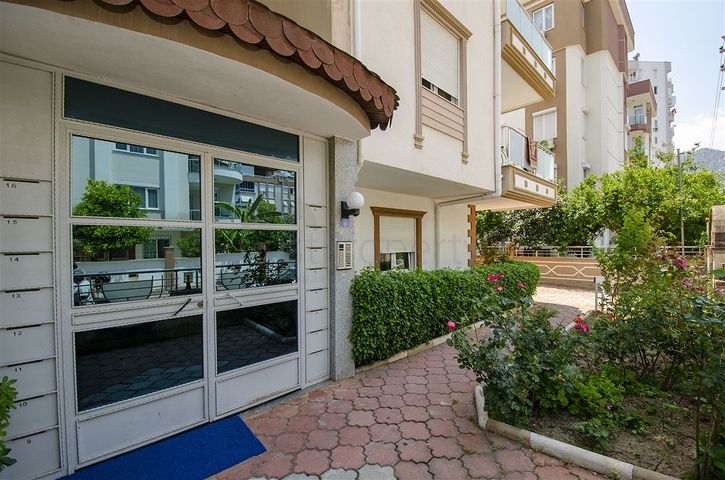 شقة 1 + 1 في منطقة ليمان كونيالتي 800 م على البحر