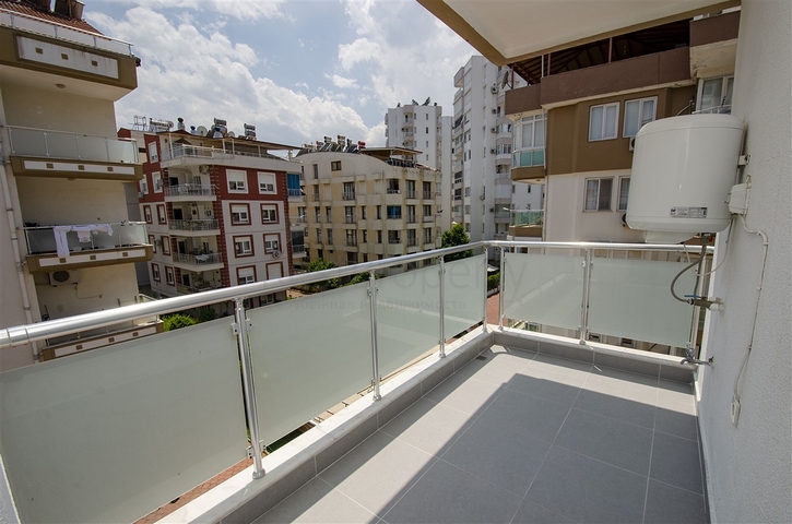 شقة 1 + 1 في منطقة ليمان كونيالتي 800 م على البحر