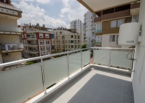 شقة 1 + 1 في منطقة ليمان كونيالتي 800 م على البحر