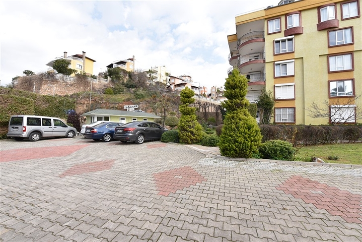 اطلالة بحر - دوبلكس اربع غرف وصالة - مفروشة - في منطقة كاستل / الانيا 