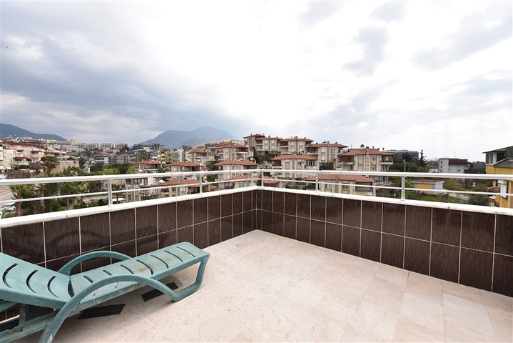 اطلالة بحر - دوبلكس اربع غرف وصالة - مفروشة - في منطقة كاستل / الانيا 