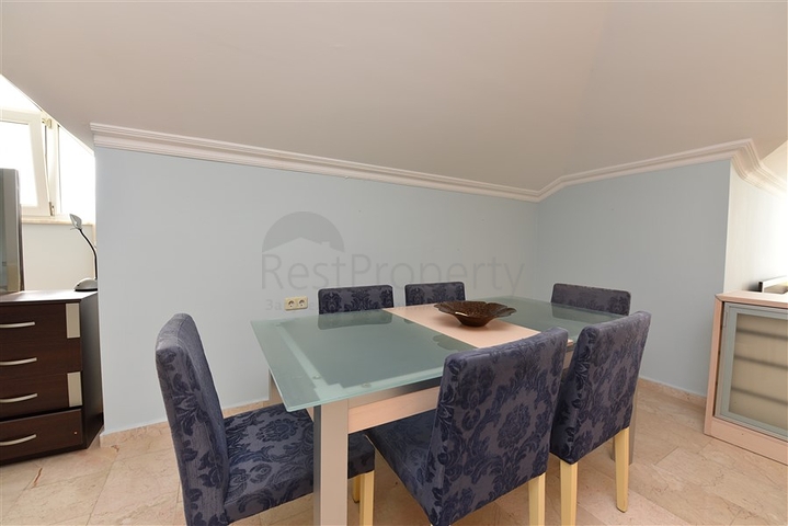 اطلالة بحر - دوبلكس اربع غرف وصالة - مفروشة - في منطقة كاستل / الانيا 