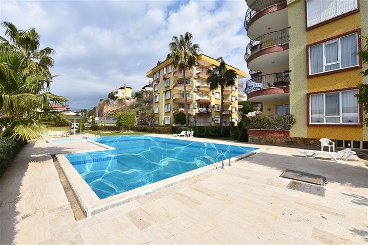 اطلالة بحر - دوبلكس اربع غرف وصالة - مفروشة - في منطقة كاستل / الانيا 