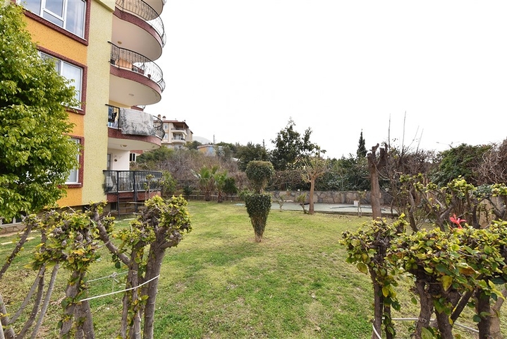 اطلالة بحر - دوبلكس اربع غرف وصالة - مفروشة - في منطقة كاستل / الانيا 