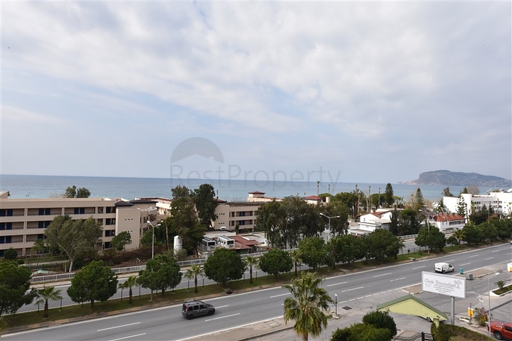 اطلالة بحر - دوبلكس اربع غرف وصالة - مفروشة - في منطقة كاستل / الانيا 