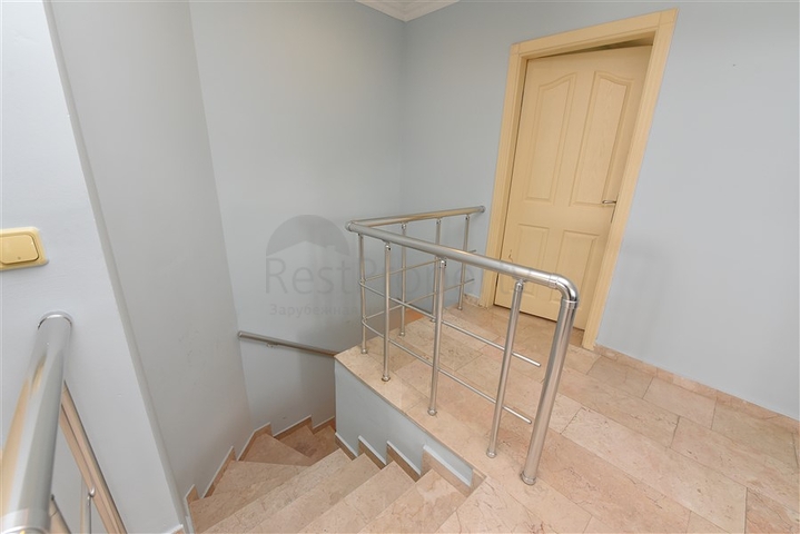 اطلالة بحر - دوبلكس اربع غرف وصالة - مفروشة - في منطقة كاستل / الانيا 