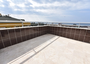 اطلالة بحر - دوبلكس اربع غرف وصالة - مفروشة - في منطقة كاستل / الانيا 