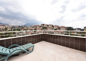 اطلالة بحر - دوبلكس اربع غرف وصالة - مفروشة - في منطقة كاستل / الانيا 