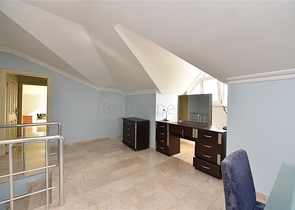 اطلالة بحر - دوبلكس اربع غرف وصالة - مفروشة - في منطقة كاستل / الانيا 