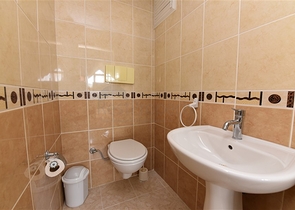 اطلالة بحر - دوبلكس اربع غرف وصالة - مفروشة - في منطقة كاستل / الانيا 